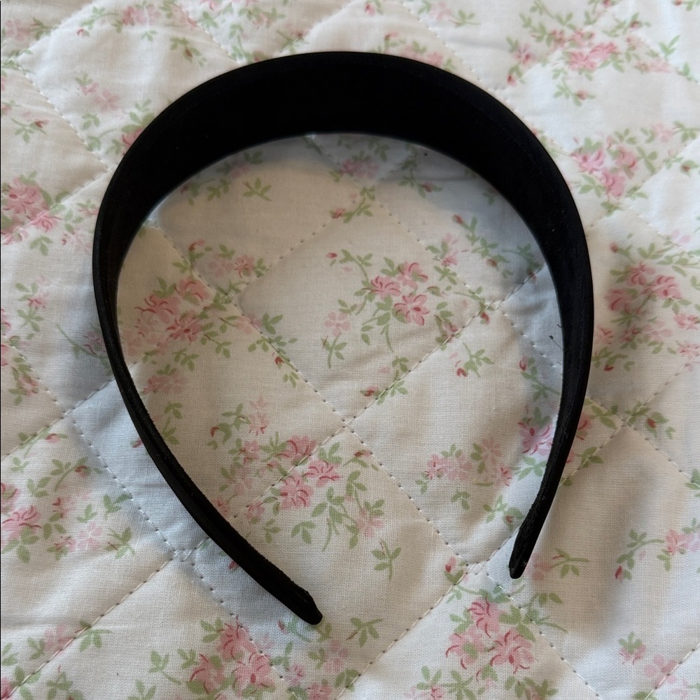 Elegant Black Hairband